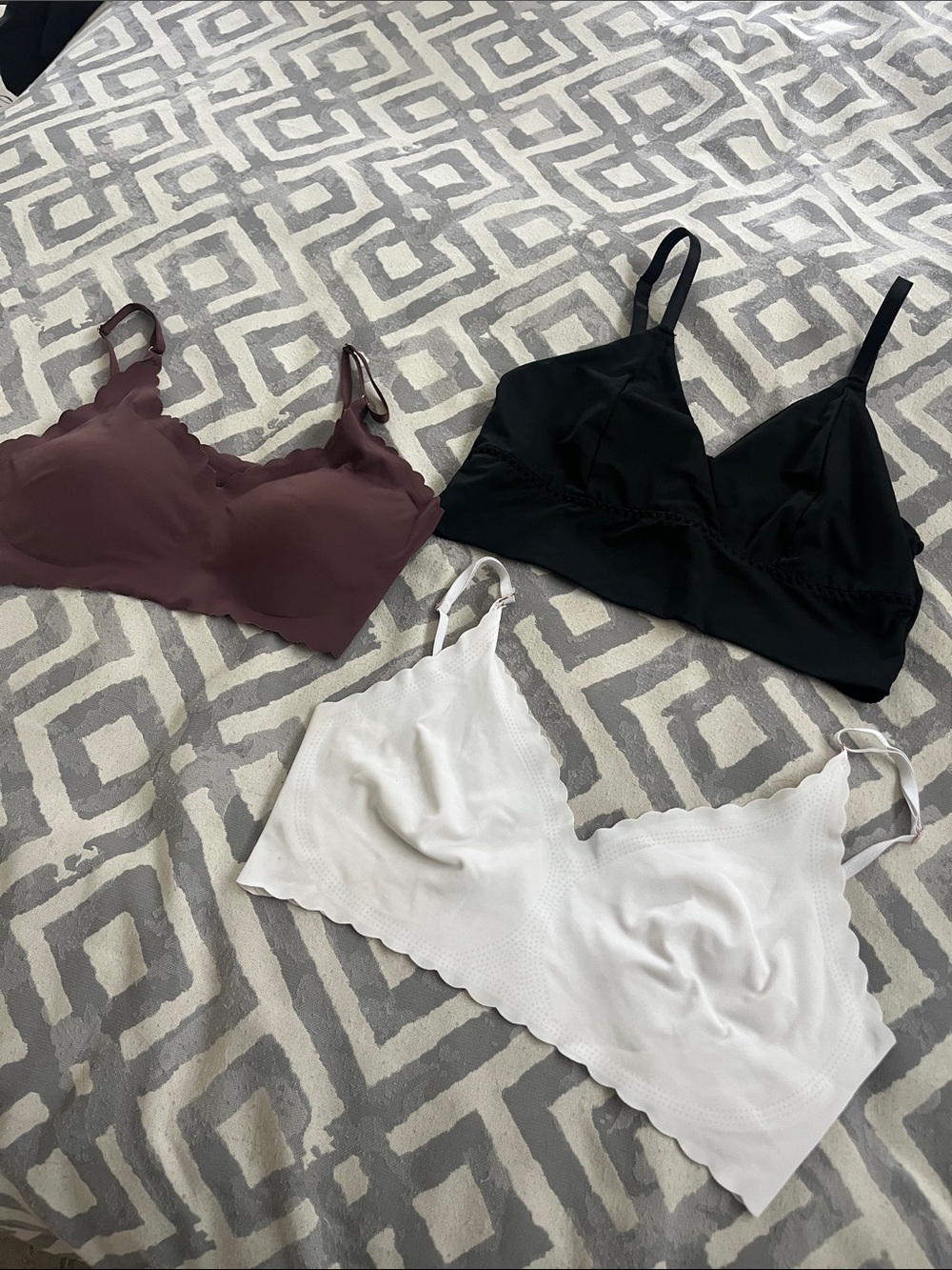 ❤️ 6 for 20 ❤️  Set of 3 Seamless Bralettes - Black, White, Wine